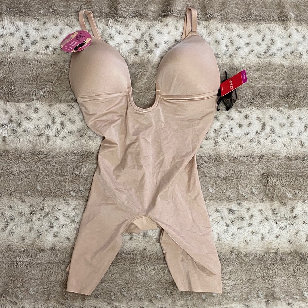 NWT Spanx Body Suit Plunge Neck Low Back